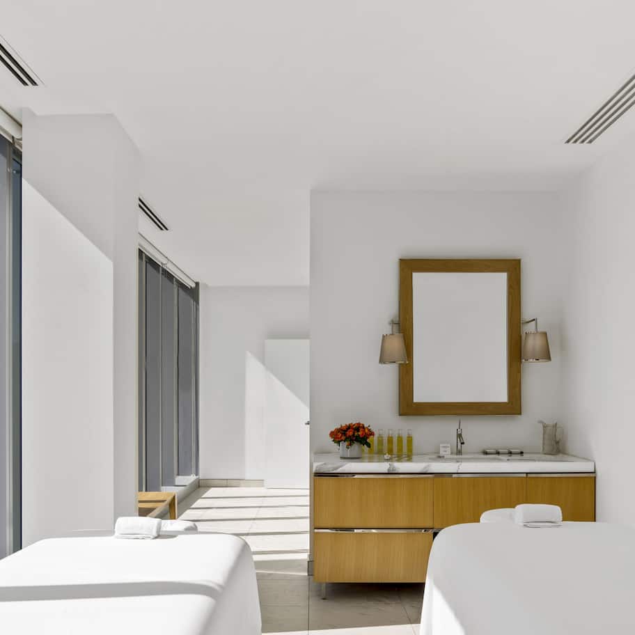 Couples treatment rooms, sauna, steam room, facials, massages