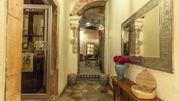 Nội thất lối vào