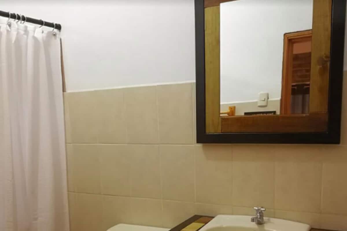 Shower, towels