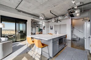 Interior - MINNeSTAY* Sable 701 - Luxury Two Story Loft | North Loop | Target Center (Minneapolis)