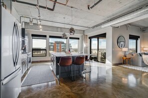 Fridge, microwave, oven, stovetop - MINNeSTAY* Sable 701 - Luxury Two Story Loft | North Loop | Target Center (Minneapolis)