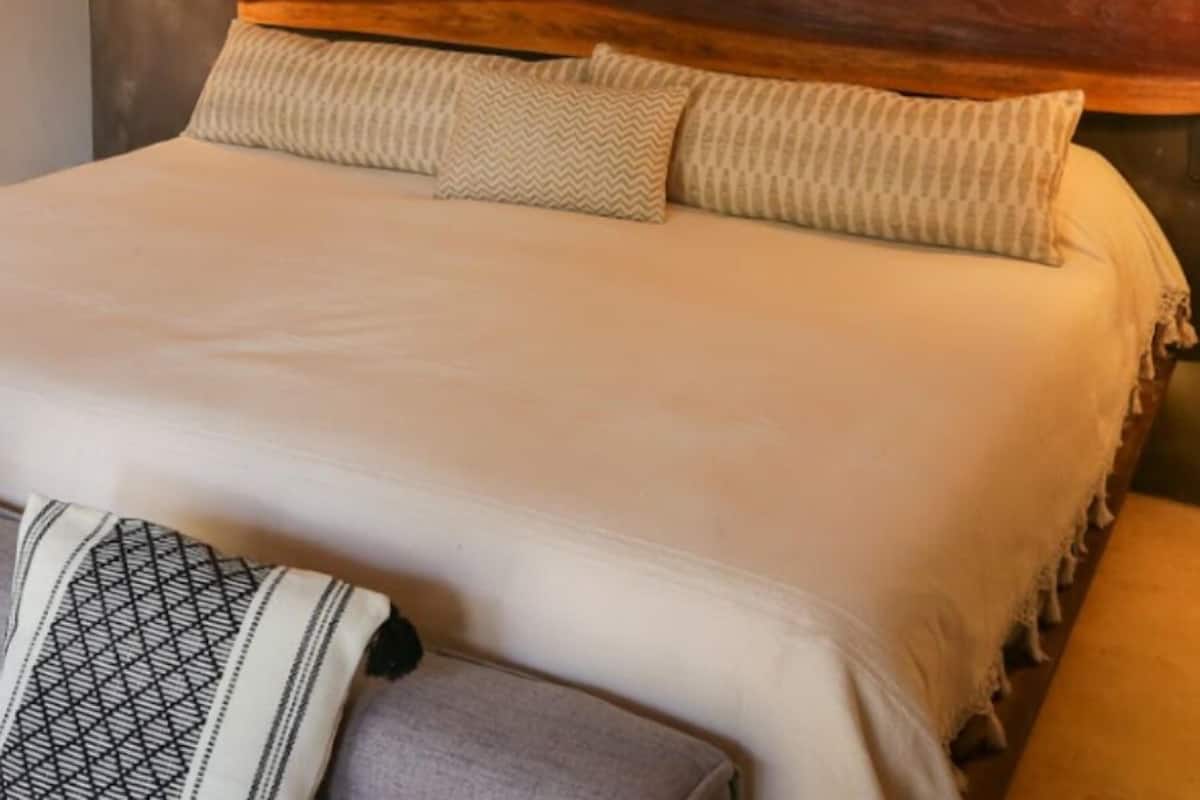Quarto casal panorâmico, 1 cama Queen, sacada, vista para o jardim | 1 quarto, individualmente decorados, cortinas blackout