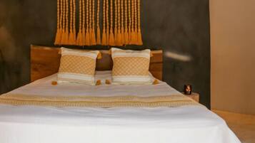 Chambre Standard double, 1 grand lit, patio | Décor unique, rideaux d’obscurcissement, accès au Wi-Fi (inclus)