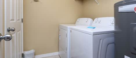Condo | Lavandería