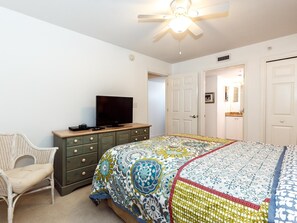 2 bedrooms, WiFi - Pelican Isle 507 by Brooks and Shorey Resorts (Fort Walton Beach)