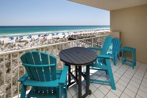 På stranden, roing og fisking