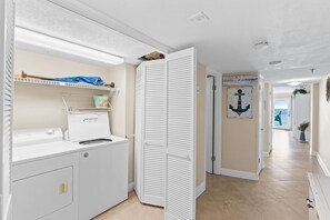 Interior - Gulfside 302 by Brooks and Shorey Resorts (Fort Walton Beach)