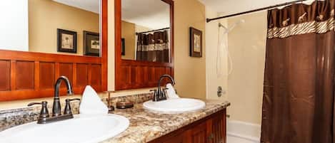 Condo | Bathroom