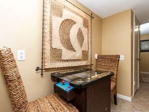 Condo | Games room - Gulfside 501 - Sandy Adventures (Fort Walton Beach)