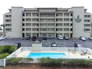 Condo | Interior - Emerald Towers West 1003 - Sandy Toes (Fort Walton Beach)