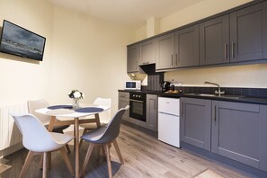 Superior Apartment, Ensuite (2Bedroom) | Shared kitchen