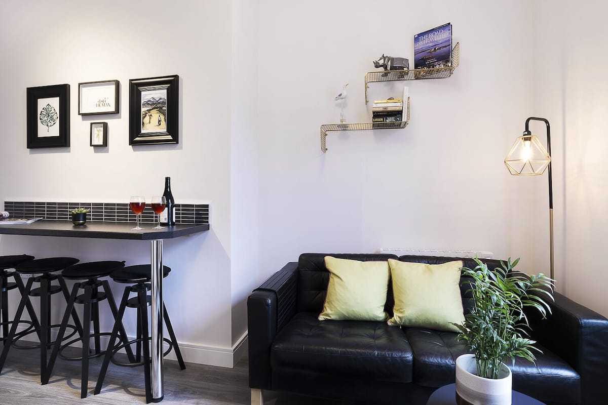 Family Apartment, Ensuite, Partial Sea View (2 Bedroom) | Interior