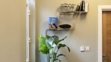 Standard Apartment, Ensuite (1 Bedroom) | Interior
