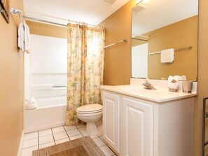 Condo | Bathroom - Islander 7008 - Memories by the Sea (Fort Walton Beach)
