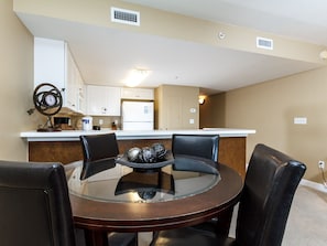 Dining - Pelican Isle 407 - Pelican Retreat (Fort Walton Beach)
