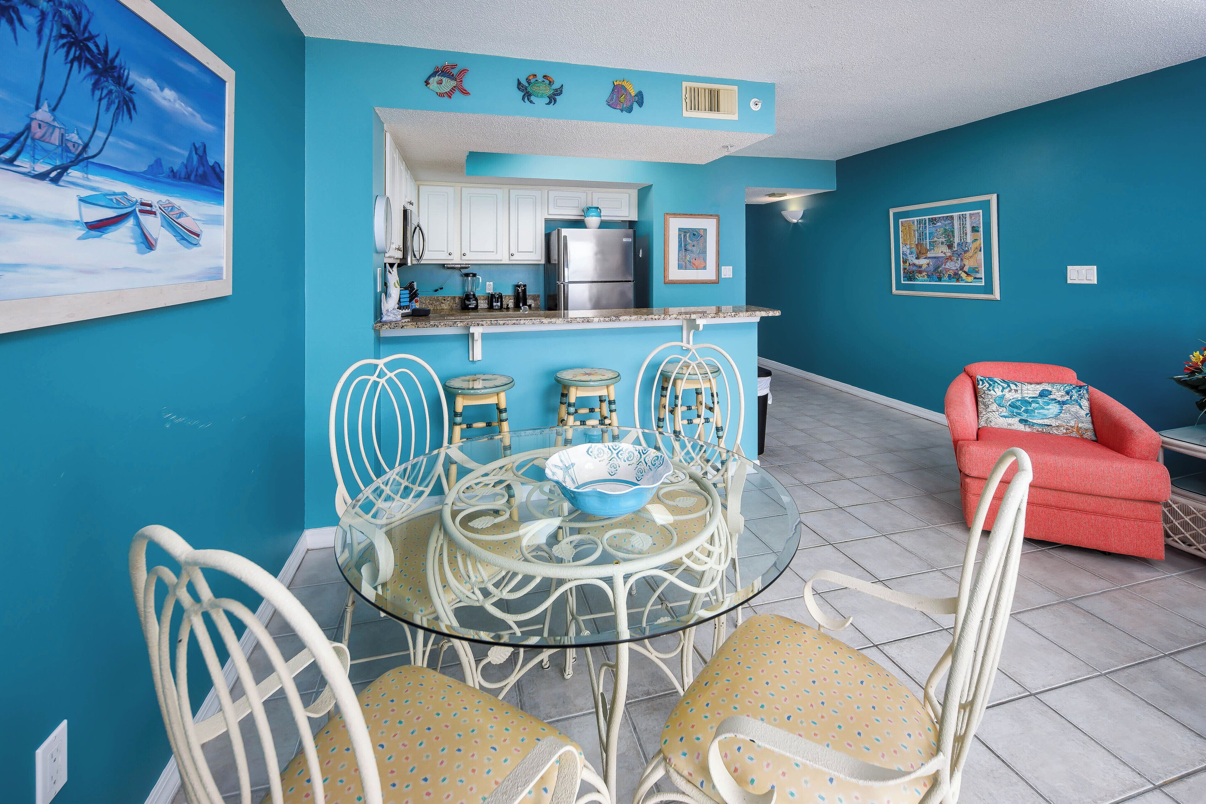 المنشأة من الداخل