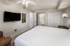 Condo | Interior - Gulf Dunes 215 - White Sand Wonders (Fort Walton Beach)