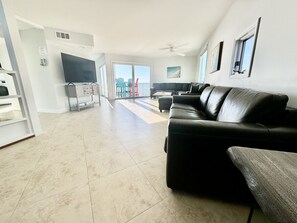 Smart TV - Beach Getaway in the Florida Keys (SUGARLOAF KEY)