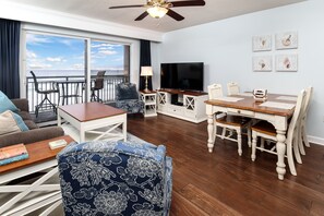 Condo | Living room - Pelican Isle 311 - Oceans Embrace (Fort Walton Beach)