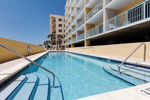 Apartment | Pool | Außenpool, beheizter Pool