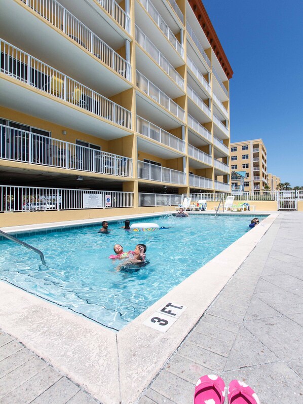 Apartment | Pool | Außenpool, beheizter Pool