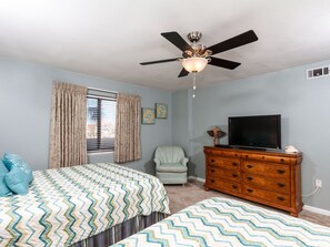 2 bedrooms, WiFi - Surf Dweller 205 - Seaspray Getaway (Fort Walton Beach)