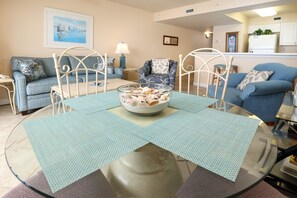 Condo | Dining