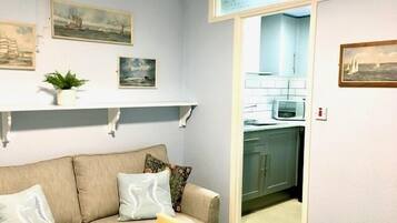 Standard Apartment, Private Bathroom (Flat ) | Dining