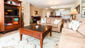 Living room - Islander 5003 - Breezy Beachside (Fort Walton Beach)