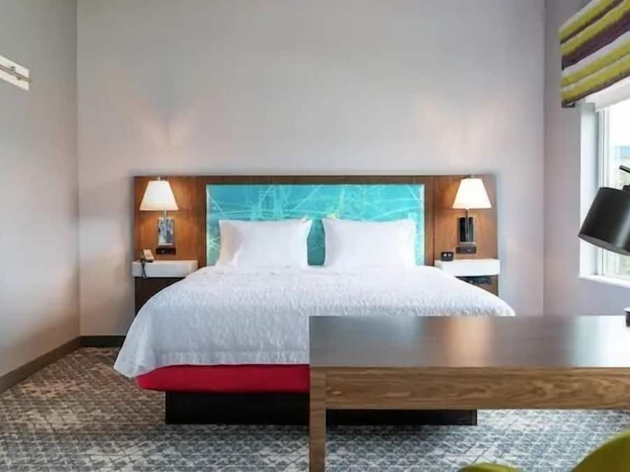 Caja de seguridad en la habitación y escritorio