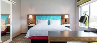 แฮมป์ตัน อินน์ แอนด์ สวีตส์ โดย ฮิลตัน เอดมันตัน ต.อัลเบิร์ต