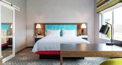 Hampton Inn & Suites by Hilton Edmonton St. Albert