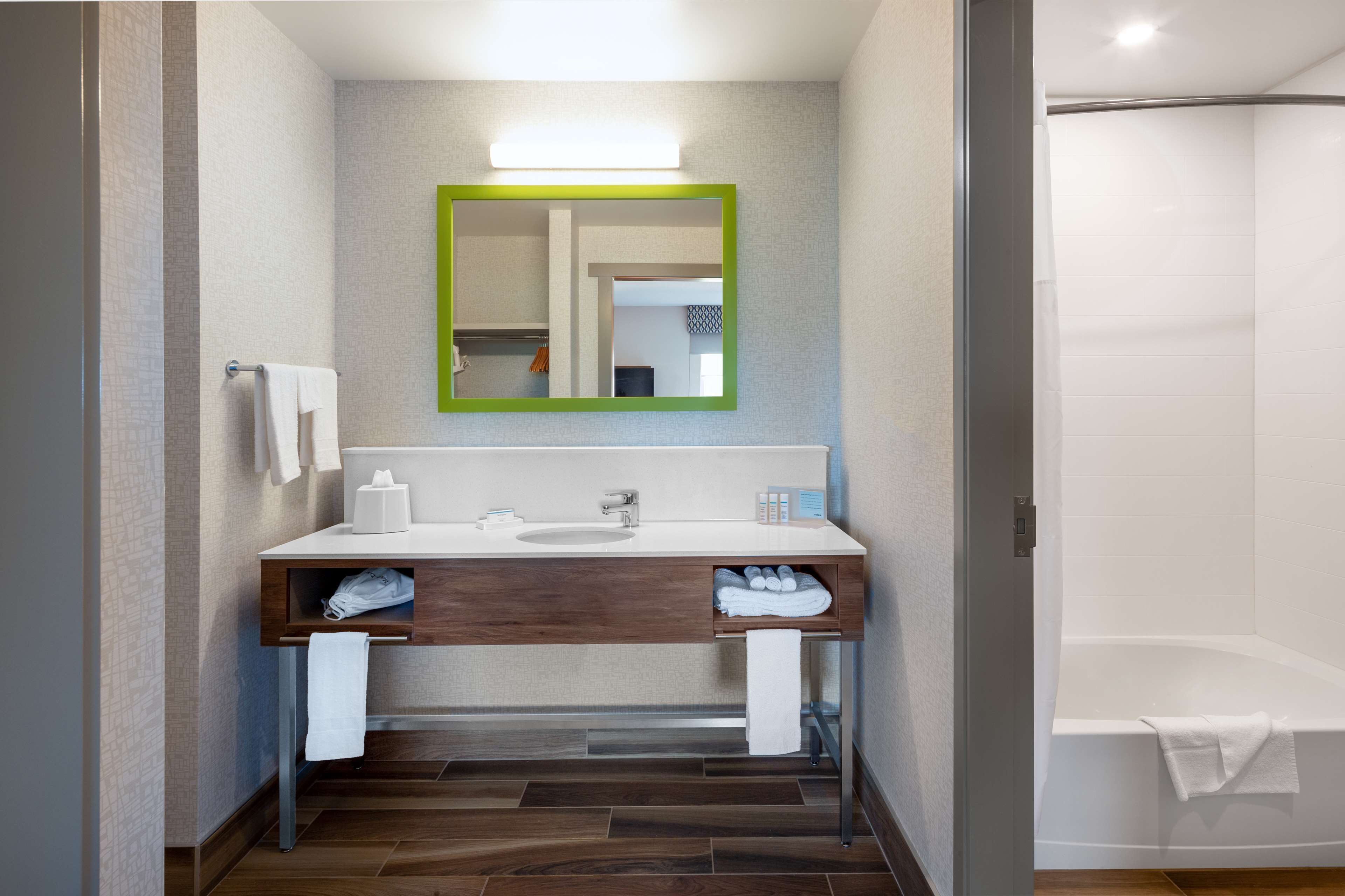 suite, 2 queen beds, non smoking | bathroom | towels