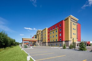 Exterior - Hampton Inn & Suites by Hilton Edmonton St. Albert (Edmonton)