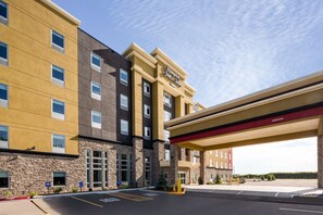 Exterior - Hampton Inn & Suites by Hilton Edmonton St. Albert (Edmonton)