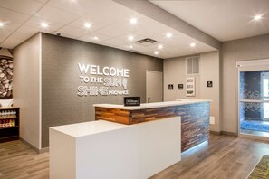 Reception - Hampton Inn & Suites by Hilton Edmonton St. Albert (Edmonton)