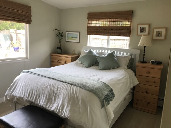 3 عدّة غرف نوم ومكواة/لوح كي وواي فاي وملاءات أسرّة