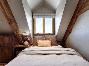 2 habitaciones, tabla de planchar con plancha, internet y ropa de cama