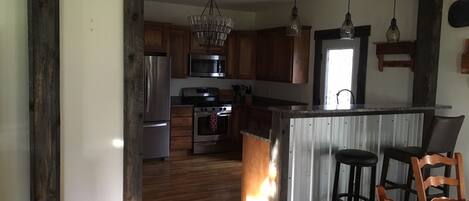 Fridge, microwave, stovetop, dishwasher