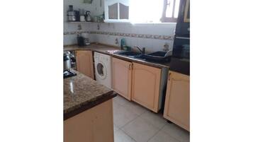 Geladeira, micro-ondas, fogĂŁo, cooktop