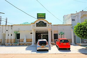 Fachada de la propiedad