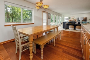 Dining - Waterfront 3BR + Loft w/ Dock on Lake of Egypt (Creal Springs)