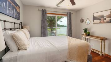 4 bedrooms, desk, iron/ironing board, travel crib