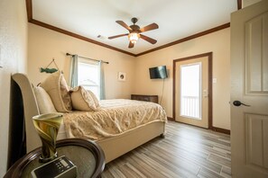 3 bedrooms, iron/ironing board, travel crib, free WiFi - Ocean Views 3/2 Game Room & Luggage Lift in Crystal Beach (Bolivar Peninsula)