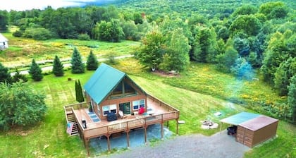 Journeys End Chalet - Minutes to Jay Peak!