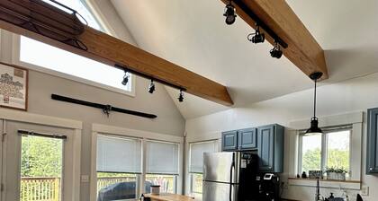 Journeys End Chalet - Minutes to Jay Peak!