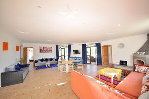 スマートテレビ、暖炉