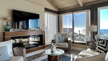 Televisor de pantalla plana i llar de foc