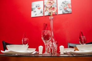 Dining - The Golf Oasis II (Kingston)