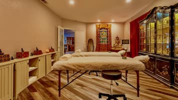 Couples treatment room(s), body treatments, aromatherapy